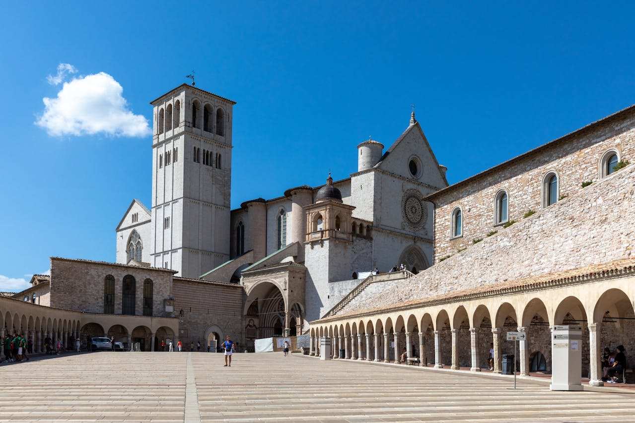 pos nelle chiese assisi